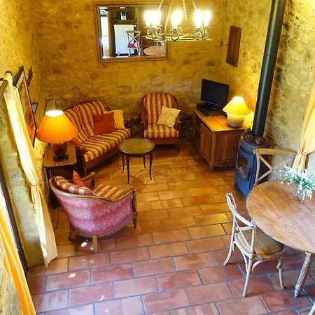 Domaine De Cournet Haut, A 17th Century Set On A Calm, Idyllic Domain With Pool, Tennis, Bikes And Holiday home *