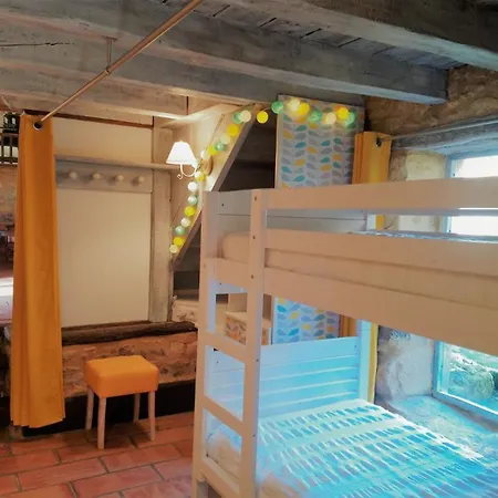 Domaine De Cournet Haut, A 17th Century Set On A Calm, Idyllic Domain With Pool, Tennis, Bikes And Holiday home *