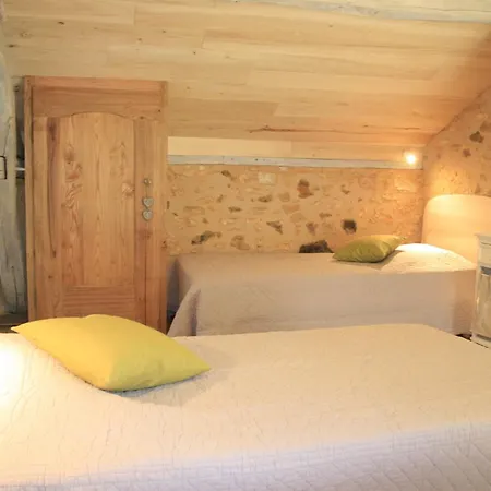 Domaine De Cournet Haut, A 17th Century Set On A Calm, Idyllic Domain With Pool, Tennis, Bikes And