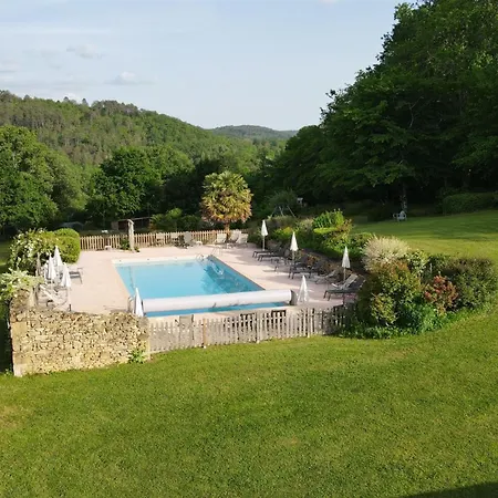 Domaine De Cournet Haut, A 17th Century Set On A Calm, Idyllic Domain With Pool, Tennis, Bikes And