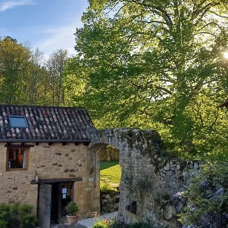 Domaine De Cournet Haut, A 17th Century Set On A Calm, Idyllic Domain With Pool, Tennis, Bikes And Les Vauries