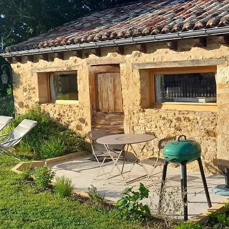 Domaine De Cournet Haut, A 17th Century Set On A Calm, Idyllic Domain With Pool, Tennis, Bikes And